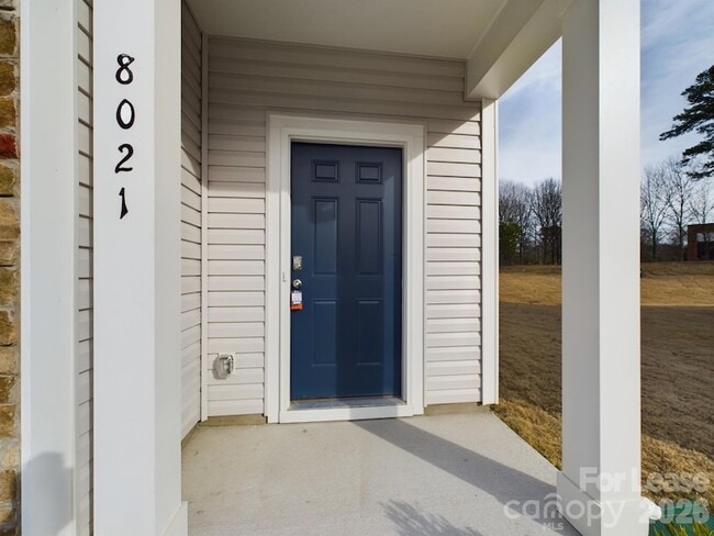 Foto del edificio - 8021 Murray Br Dr