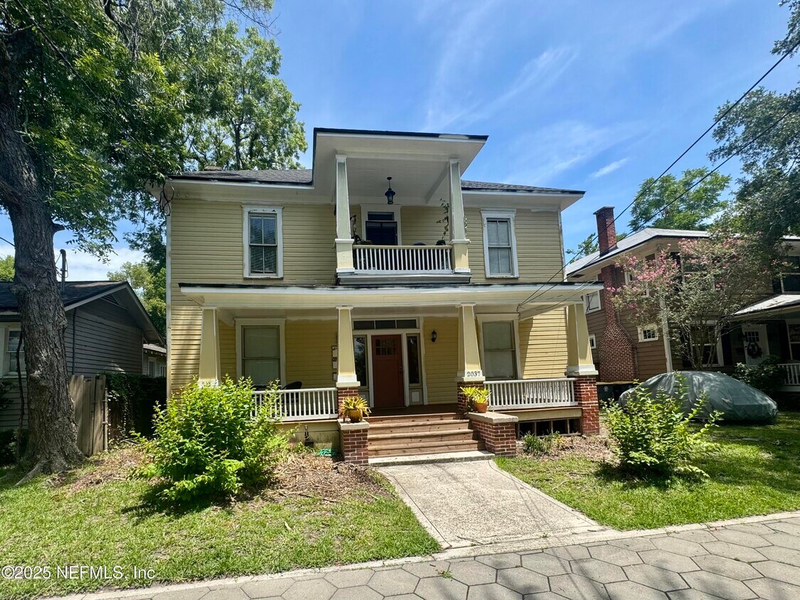 Foto principal - 2037 Myra St