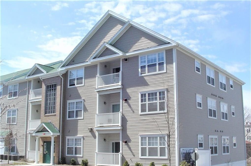 Primary Photo - 92 Mill St