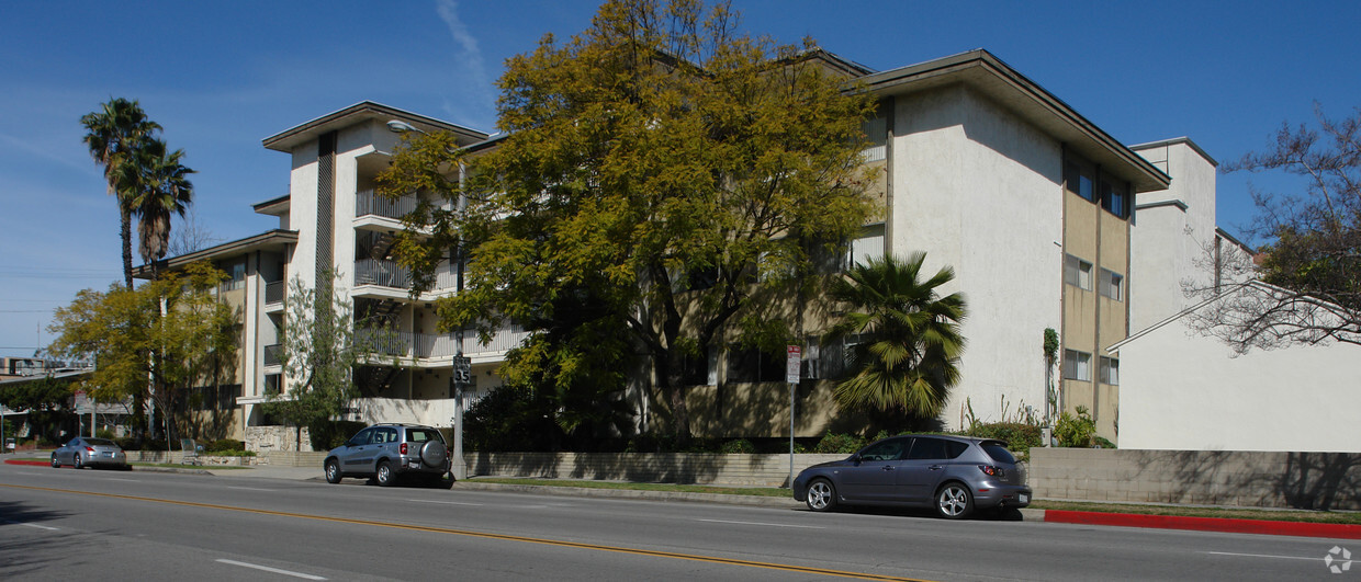 Building Photo - Hacienda Apartments