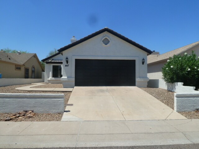 Building Photo - 1457 E Renee Dr