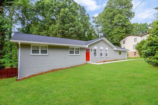 Building Photo - 246 Sandra Dr Nw