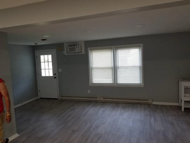 Building Photo - 450 Cherry St