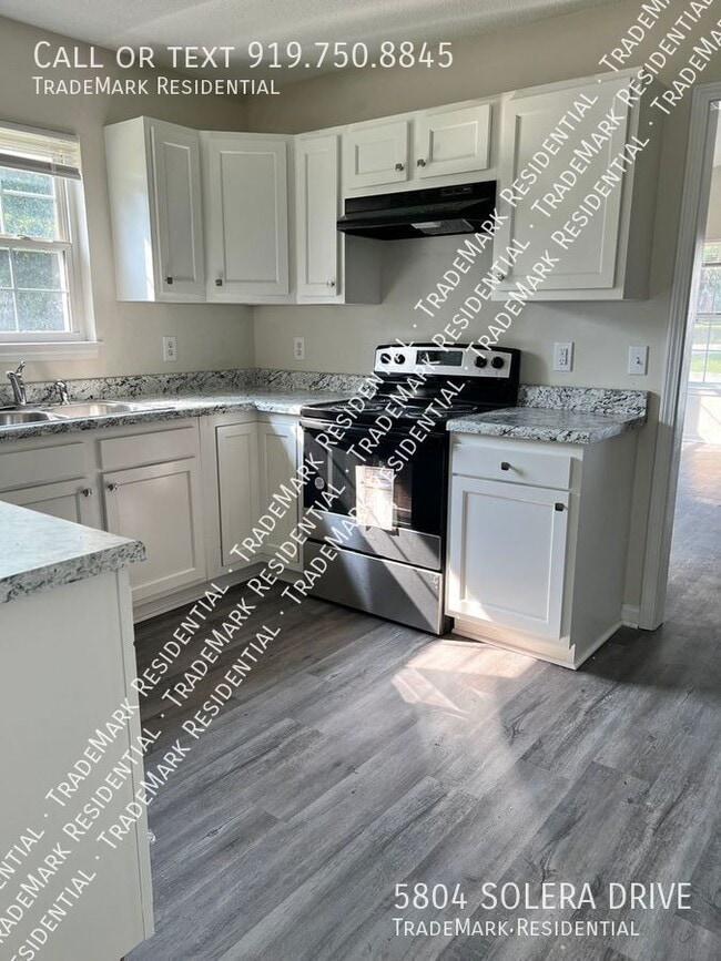 Building Photo - 5804 Solera Rd