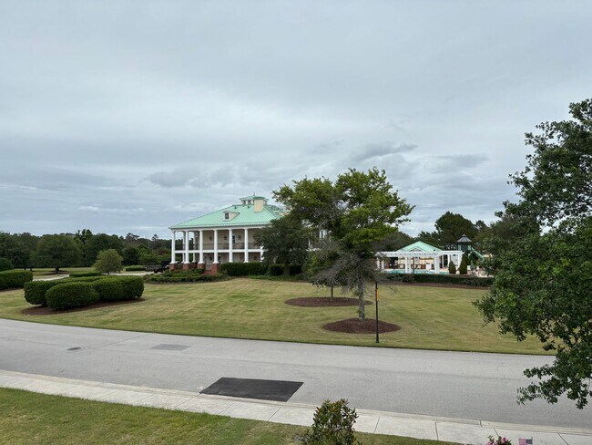Foto del edificio - Must see home in Popular Cannonsgate Commu...