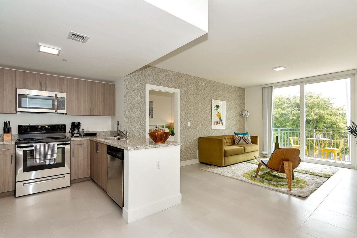 Foto principal - 1710 SW 27th Ave