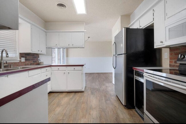 Building Photo - 4314 55th St