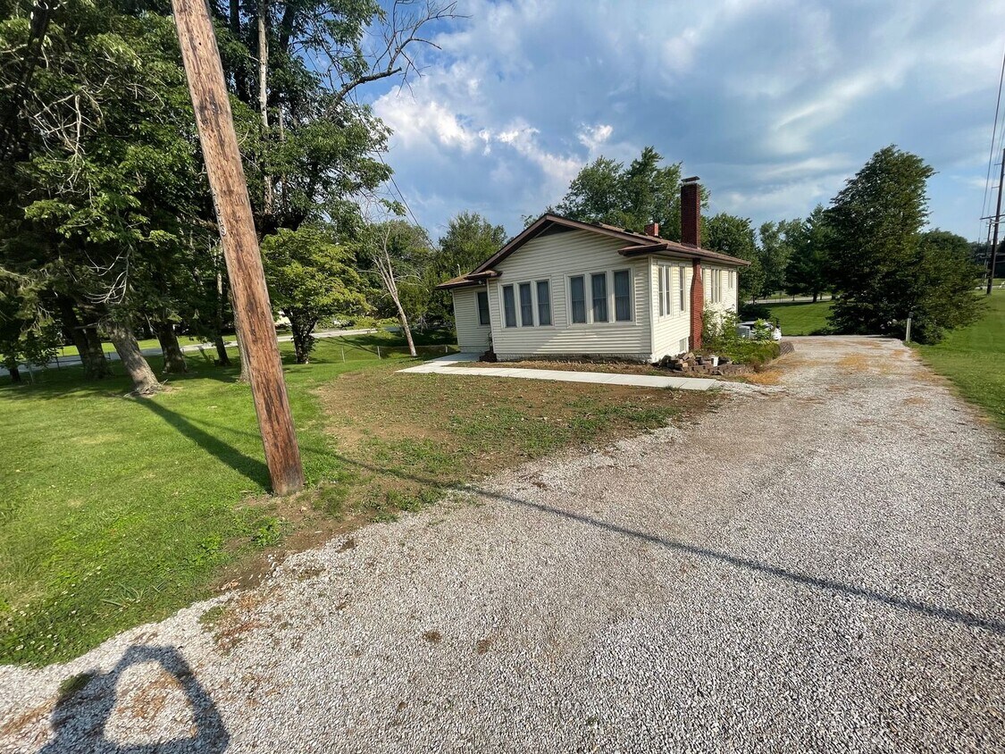 Primary Photo - WEST 2 Bedroom 1 bath home