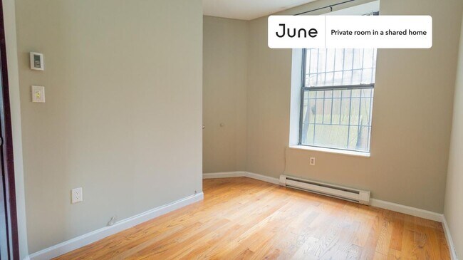 Foto del edificio - Private bedroom in 4 bed/1.5 bath Home