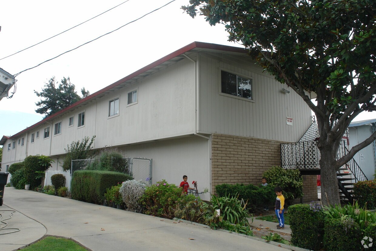 Building Photo - 243 Central Ave