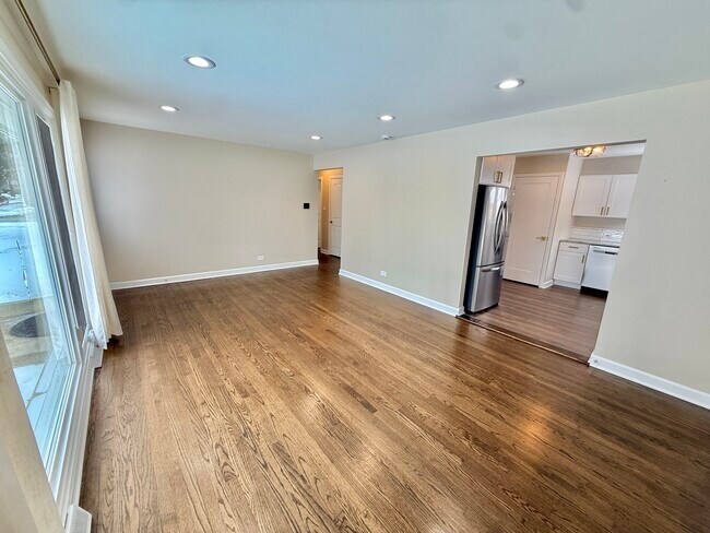 Foto del edificio - 360 W Fremont Ave