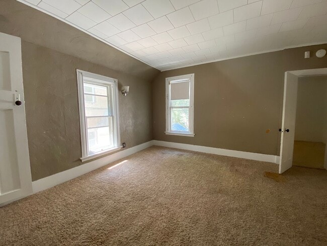 Foto del edificio - 2+ bedroom house now available $695