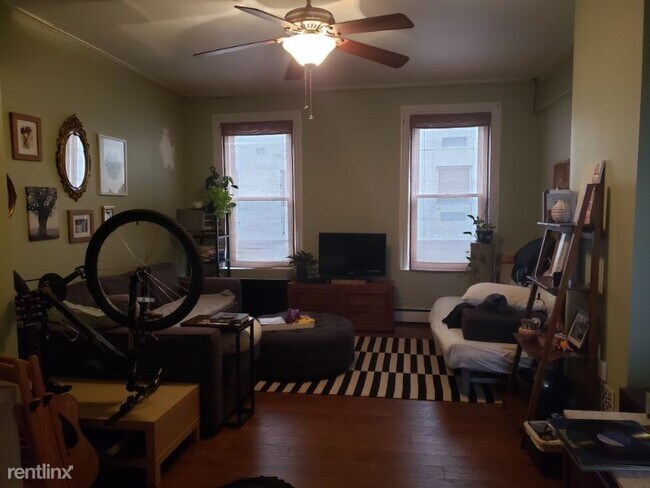 Foto del edificio - 324 N 18th St