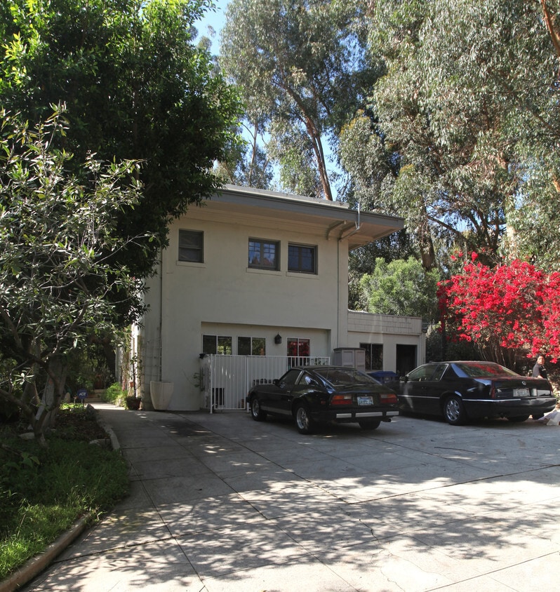 Primary Photo - 4201 Glenalbyn Dr