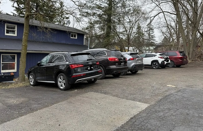 Parking - 409 S Aurora St