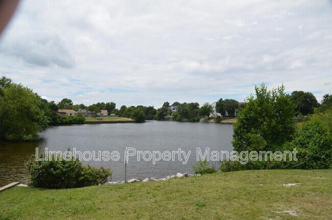 Building Photo - 1318 River Birch Run S