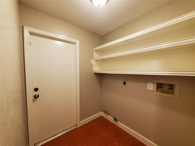 Building Photo - 2950 High Plains Dr