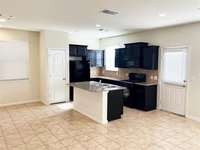 Building Photo - 1001 Zodiac Ln