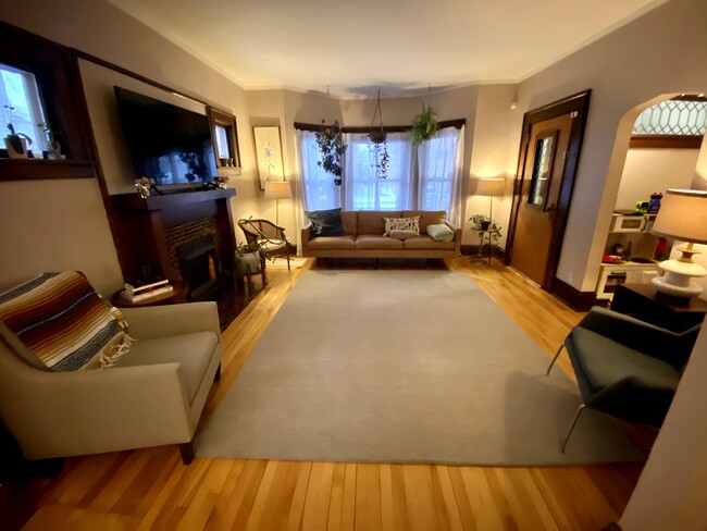 Foto del edificio - 2513 Grand Ave S