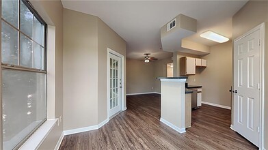 Building Photo - 2320 Gracy Farms Ln