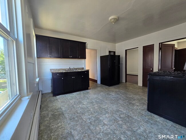 Foto del edificio - 125 Hollister Ave
