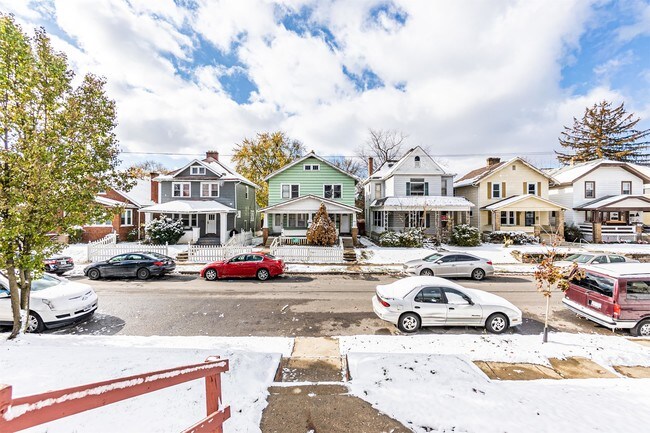 Building Photo - 1232 Oakwood Ave