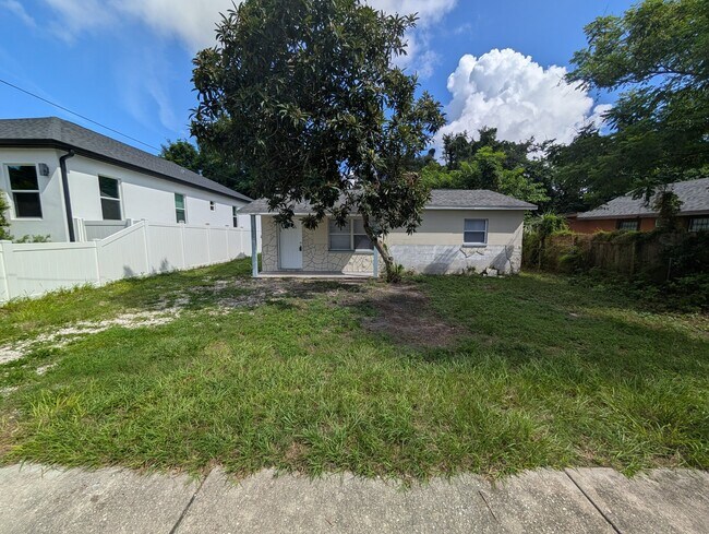 Foto del edificio - 3606 E Comanche Ave
