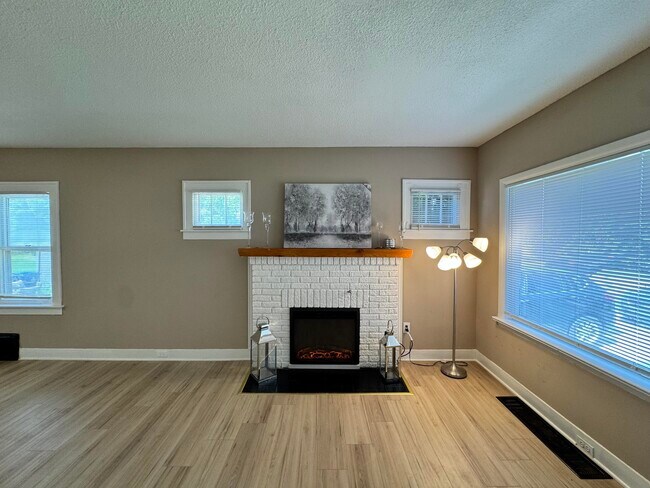 Foto del edificio - 1893 Emily Ct