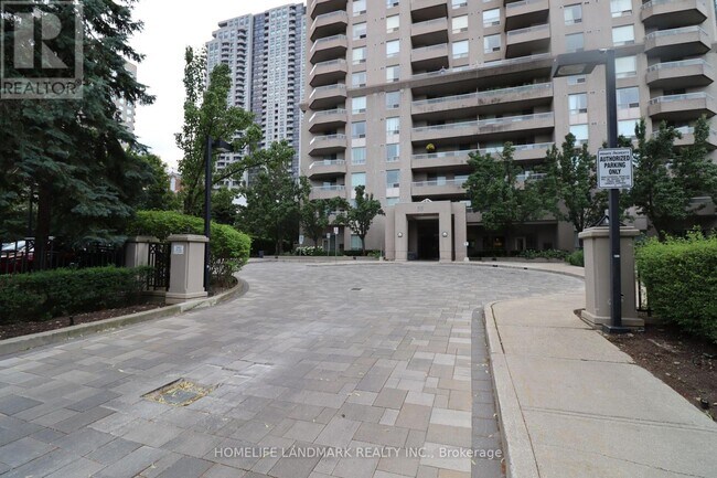Building Photo - 1905-1935 EMPRESS Ave