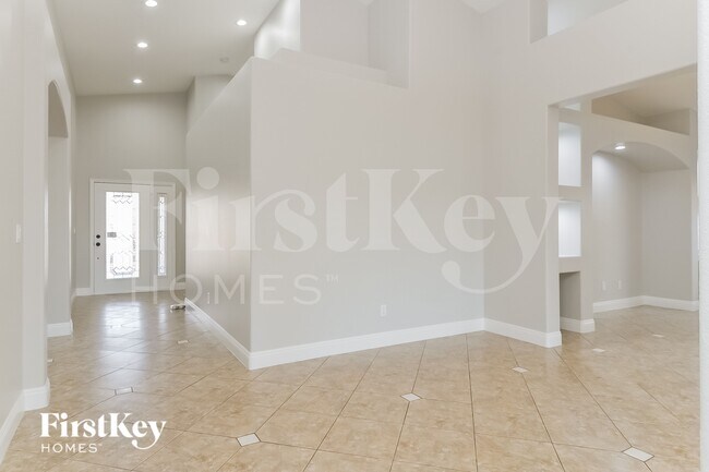 Foto del edificio - 5845 Clydene Dr