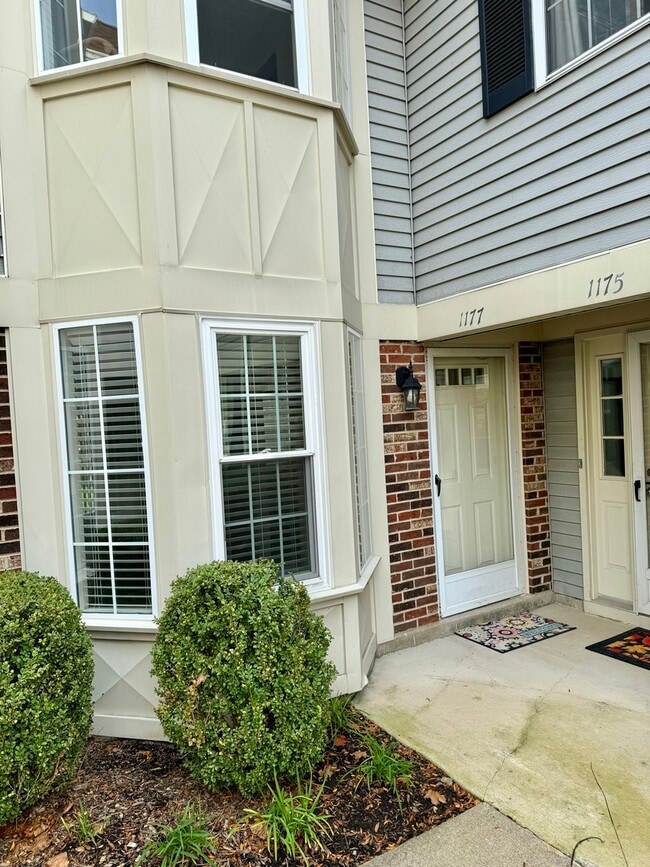 1177 Russellwood Ct, Buffalo Grove, IL 60089 Townhome Rentals in