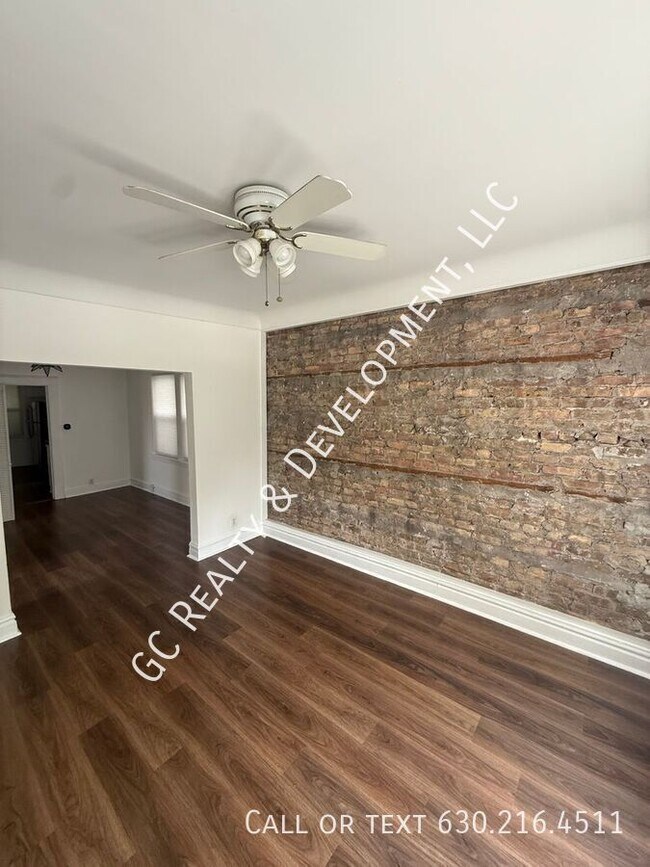 Foto del edificio - 1439 N Artesian Ave
