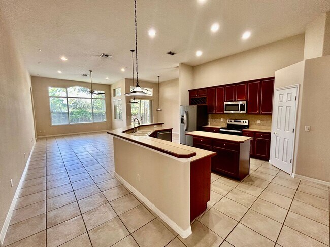 Building Photo - Beautiful 4/3 Home