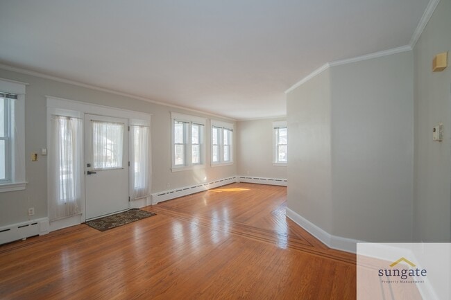 Photo - 3043 Pinewood Ave Apartment