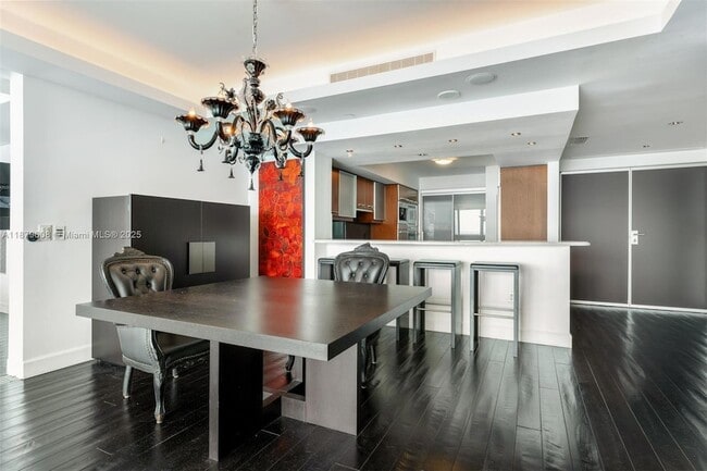 Building Photo - 1331 Brickell Bay Dr