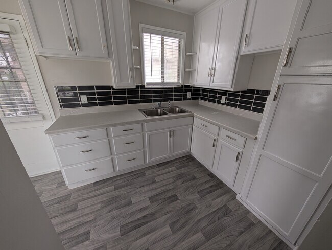 Foto del edificio - 505 W Almond St