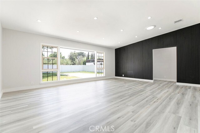 Foto del edificio - 17646 Raymer St
