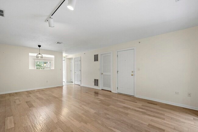 Foto del edificio - 330 Sunderland Rd