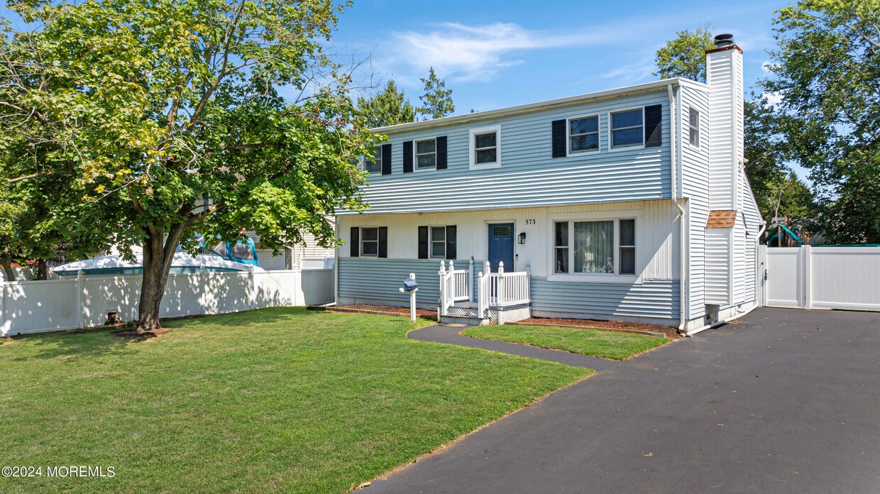 Foto principal - 573 Sumner Ave