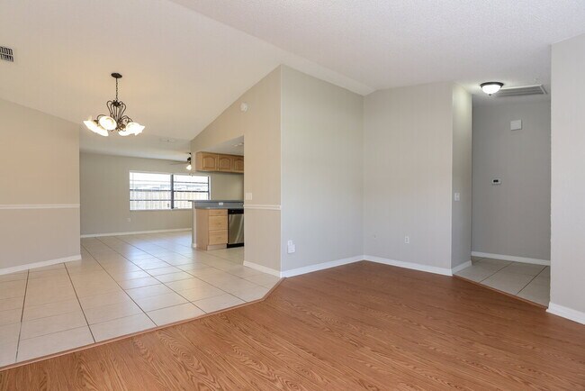 Foto del edificio - 4243 Tall Oak Ln