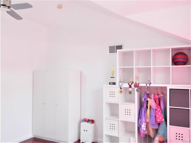 Building Photo - 27004 Karns Ct