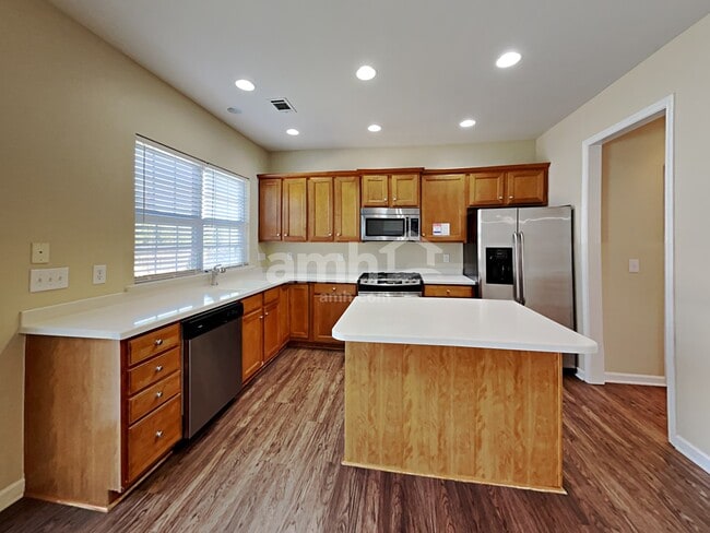 Building Photo - 10811 River Oaks Dr NW
