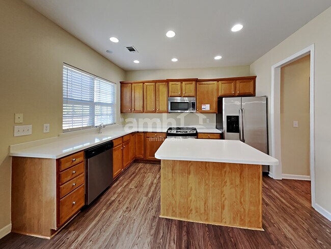 Foto del edificio - 10811 River Oaks Dr NW