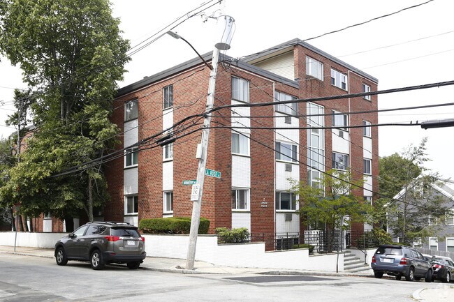 Building Photo - 2 Larose Pl