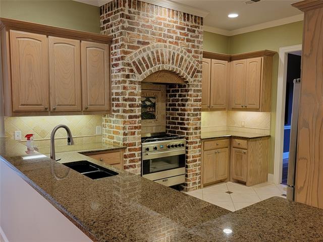 Building Photo - 1613 Roma Ln