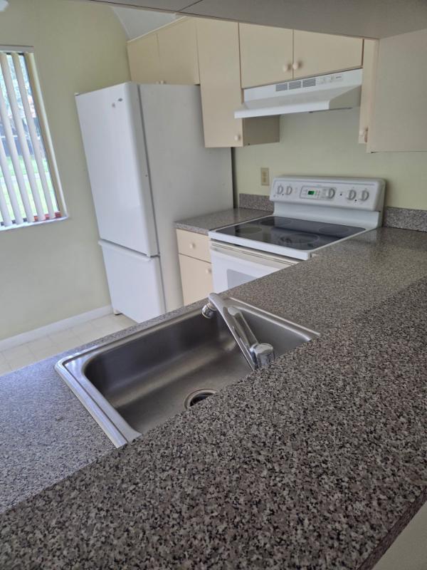 Foto del edificio - 3369 Perimeter Dr