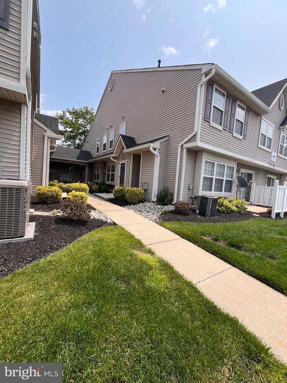 Building Photo - 5803 Coventry Way