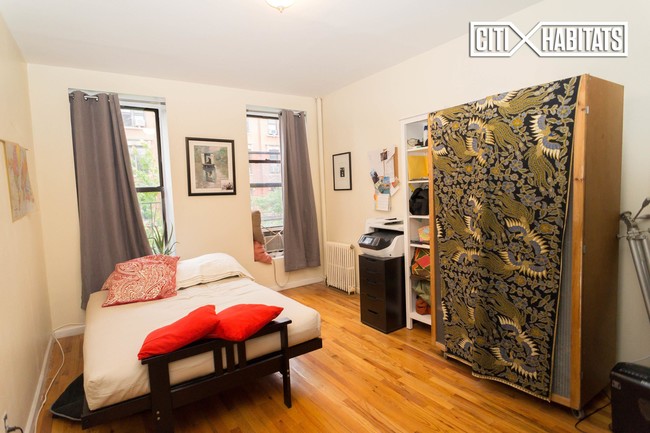 Foto del edificio - 305 E 119th St