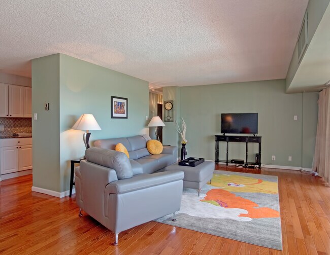 Foto del edificio - 411 Lakewood Cir