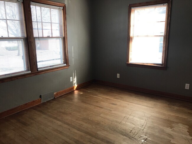 Foto del edificio - 623 N Jefferson Ave